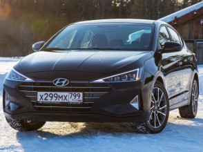 Фотография Hyundai Elantra 2019 года